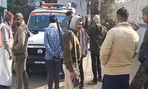 दिखावे का शौक: शादी समारोह में हर्ष फायरिंग ने ली युवक की जान, पसरा मातम दिखावे का शौक: शादी समारोह में हर्ष फायरिंग ने ली युवक की जान, पसरा मातम