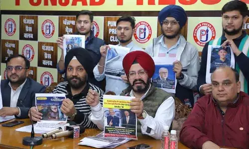 Coaching फेडरेशन ने 18 वर्ष से कम आयु के छात्रों के लिए स्मार्टफोन पर प्रतिबंध लगाने की मांग की