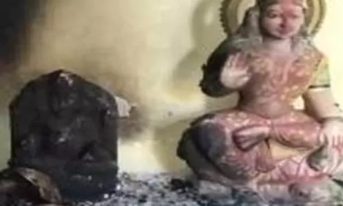 शिव मंदिर में आगजनी, असामाजिक तत्वों पर सख्त कार्रवाई की मांग
