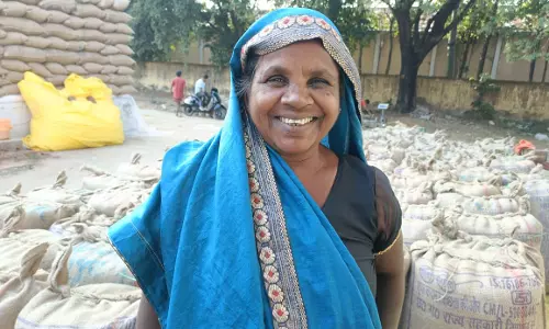 विष्णुदेव सरकार की नई धान खरीदी नीति, किसानों को दी नई उम्मीद विष्णुदेव सरकार की नई धान खरीदी नीति, किसानों को दी नई उम्मीद