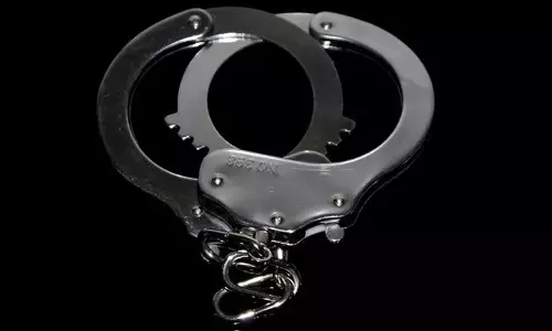CBI ने बैंक के शाखा प्रबंधक को 1 लाख रिश्वत लेते गिरफ्तार किया CBI ने बैंक के शाखा प्रबंधक को 1 लाख रिश्वत लेते गिरफ्तार किया
