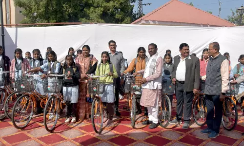 Dungarpur: रन फॉर विकसित राजस्थान के साथ हुआ आगाज मुख्यमंत्री रोजगार उत्सव Dungarpur: रन फॉर विकसित राजस्थान के साथ हुआ आगाज मुख्यमंत्री रोजगार उत्सव