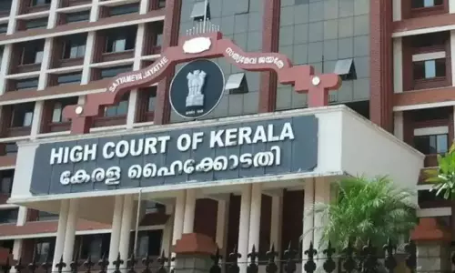 Kerala: न तो सत्तारूढ़ मोर्चा और न ही विपक्ष सड़क अवरुद्ध करके बैठकें कर सकता है- हाईकोर्ट