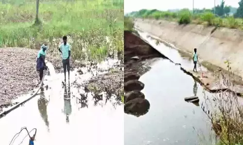 Karnataka: नहर मरम्मत में देरी को लेकर किसानों ने किया प्रदर्शन Karnataka: नहर मरम्मत में देरी को लेकर किसानों ने किया प्रदर्शन