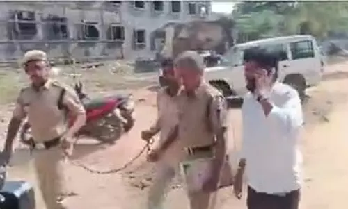 लागाचार्ला के किसान को हथकड़ी लगाकर अस्पताल ले जाया गया, Telangana CM ने दिए जांच के आदेश
