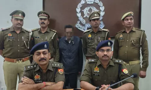 फर्जी दस्तावेज से 1 हजार करोड़ से ज्यादा की जमीन हड़पने वाला शातिर गिरफ्तार, VIDEO फर्जी दस्तावेज से 1 हजार करोड़ से ज्यादा की जमीन हड़पने वाला शातिर गिरफ्तार, VIDEO