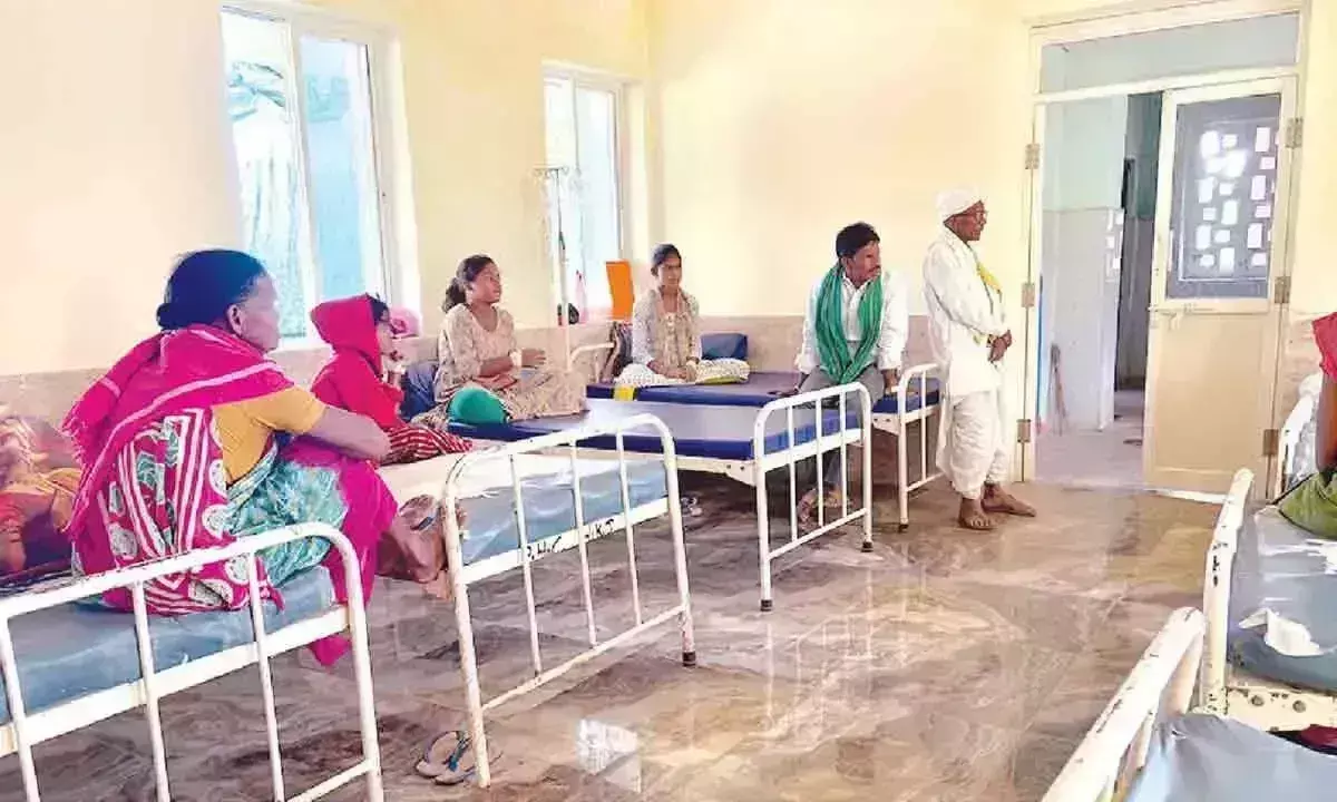 Telangana: आदिवासी आश्रम स्कूल की छात्राएं फिर बीमार