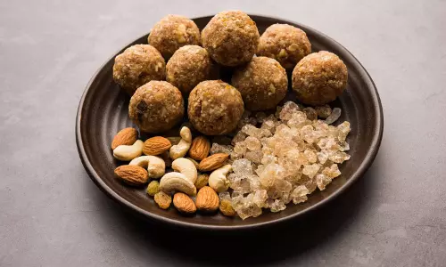 गोंद के लड्डू रेसिपी गोंद के लड्डू रेसिपी