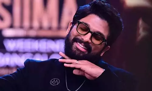 Allu Arjun की राजनीति में एंट्री.. टीम ने दी स्पष्टता Allu Arjun की राजनीति में एंट्री.. टीम ने दी स्पष्टता