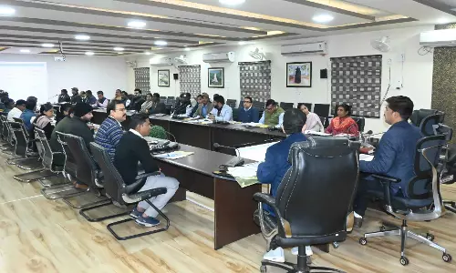 DC ने विकास परियोजनाओं का जायजा लिया