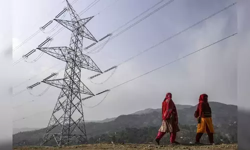 Sterlite Power ने जेएफ कैपिटल और इनाम होल्डिंग्स से 725 करोड़ रुपये जुटाए