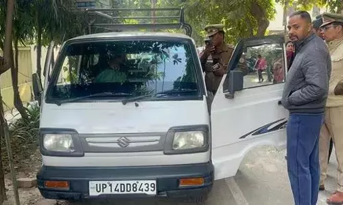 Ghaziabad : स्कूली छात्रों को ले जाने वाले 154 अनधिकृत वाहन ज़ब्त