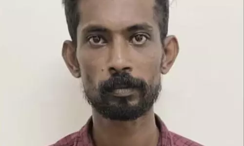 Alappuzha : नौकरी के नाम पर 5 लाख की ठगी, आरोपी पर मामला दर्ज Alappuzha : नौकरी के नाम पर 5 लाख की ठगी, आरोपी पर मामला दर्ज