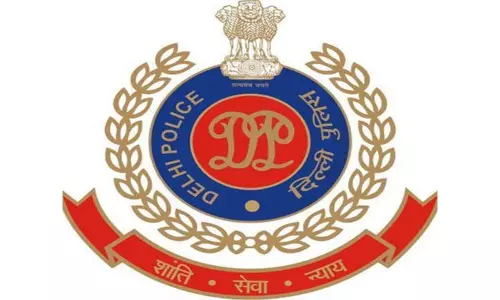 Delhi Police ने अवैध बांग्लादेशी घुसपैठियों की जांच के लिए सीमापुरी में सत्यापन अभियान चलाया Delhi Police ने अवैध बांग्लादेशी घुसपैठियों की जांच के लिए सीमापुरी में सत्यापन अभियान चलाया