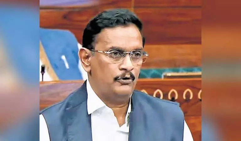 MP Kesineni Sivanath: बाढ़ राहत के लिए 1,100 करोड़ रुपये जारी करें