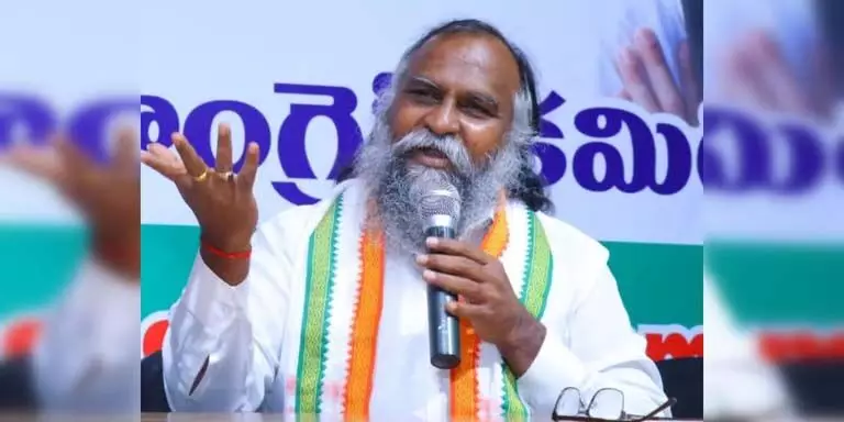 TPCC अध्यक्ष जग्गा रेड्डी ने पार्टी मामलों को लेकर AICC प्रभारी से की नोकझोंक