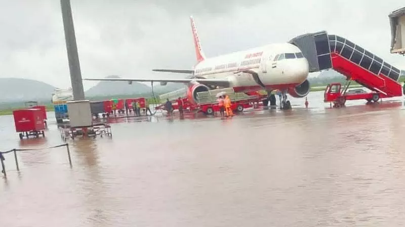 Visakhapatnam एयरपोर्ट पर खराब दृश्यता के कारण उड़ानों में देरी हो रही