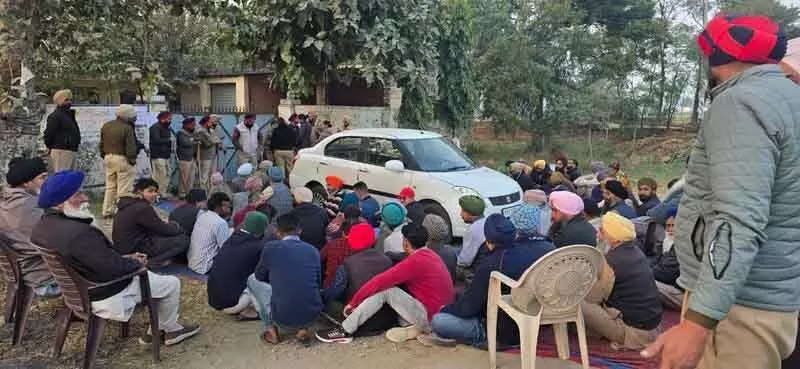 Tajpur के निवासियों ने पुलिस पर ‘हमले’ की जांच की मांग की