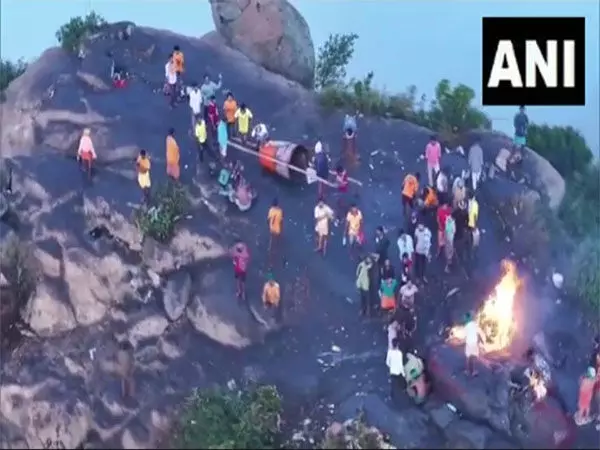 Tamil Nadu के तिरुवन्नमलाई में अरुलमिगु अरुणाचलेश्वर मंदिर में कार्तिगाई दीपम उत्सव हुआ शुरू