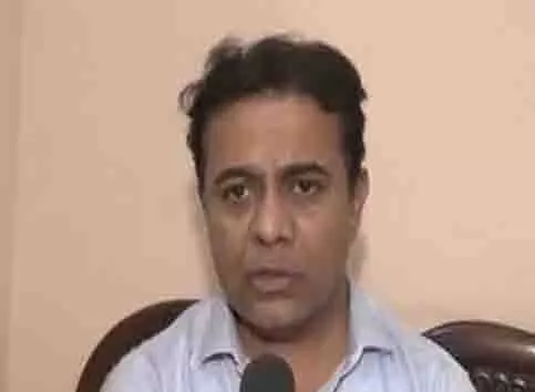 KTR ने पुष्पा 2 स्टार अल्लू अर्जुन की गिरफ्तारी की निंदा की, इसे असुरक्षा की पराकाष्ठा बताया