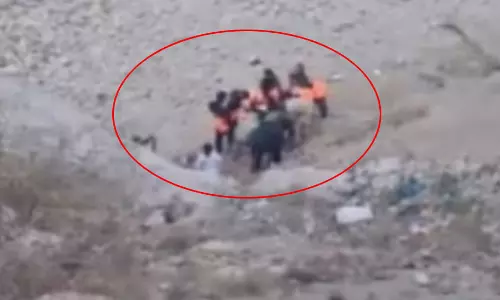 टॉयलेट करने खाई में चला गया युवक, मौत टॉयलेट करने खाई में चला गया युवक, मौत