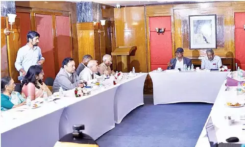 उद्यमियों से अवसरों का लाभ उठाने और वैश्विक स्तर पर विकास करने का आह्वान किया गया
