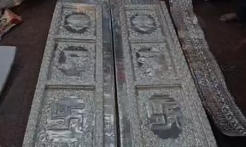 मीरजापुर : मां विंध्यवासिनी धाम में सोने के चौखट के बाद चांदी का दरवाजा स्थापित
