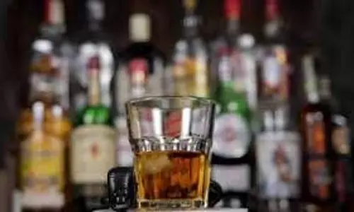 Alcohol के साथ बेस्ट ड्राइवरों के वीडियो सोशल मीडिया पर छाए Alcohol के साथ बेस्ट ड्राइवरों के वीडियो सोशल मीडिया पर छाए