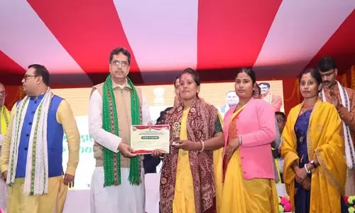 Tripura CM ने कहा- कल्याणकारी योजनाओं को लागू करने में निर्वाचित प्रतिनिधि महत्वपूर्ण भूमिका निभाते हैं Tripura CM ने कहा- कल्याणकारी योजनाओं को लागू करने में निर्वाचित प्रतिनिधि महत्वपूर्ण भूमिका निभाते हैं