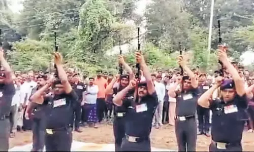 Andhra: भारतीय सेना के हवलदार सुब्बैया का अंतिम संस्कार Andhra: भारतीय सेना के हवलदार सुब्बैया का अंतिम संस्कार