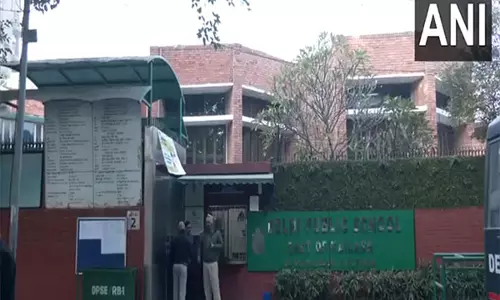 Delhi के 6 से ज़्यादा स्कूलों को ई-मेल के ज़रिए बम की धमकी मिली, कोई संदिग्ध वस्तु नहीं मिली