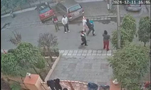 Mohali : सड़क पार कर रहे 7 वर्षीय बच्चे को ऑटो ने टक्कर मार दी Mohali : सड़क पार कर रहे 7 वर्षीय बच्चे को ऑटो ने टक्कर मार दी