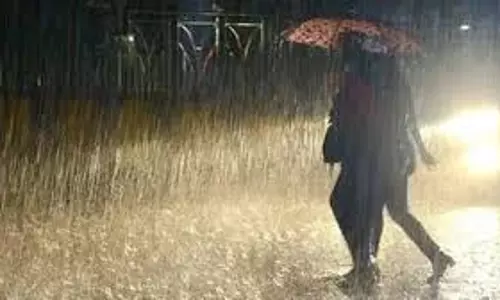 Kerala:केरल में आज भारी बारिश की संभावना, तीन जिलों में ऑरेंज अलर्ट जारी Kerala:केरल में आज भारी बारिश की संभावना, तीन जिलों में ऑरेंज अलर्ट जारी