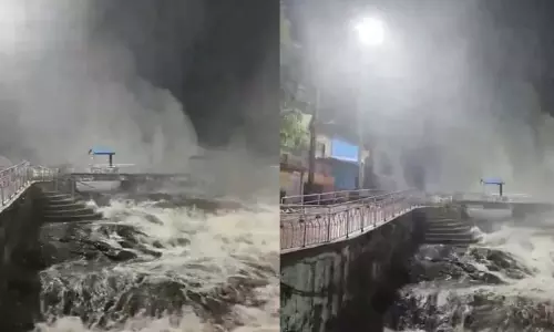 मूसलाधार बारिश: कुर्दनम झरने में भयंकर बाढ़, पुलिस तुरंत मौके पर आयी