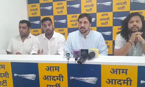 CM द्वारा मानहानि की धमकी के बाद आप ने मानहानि के मुकदमे का स्वागत किया CM द्वारा मानहानि की धमकी के बाद आप ने मानहानि के मुकदमे का स्वागत किया
