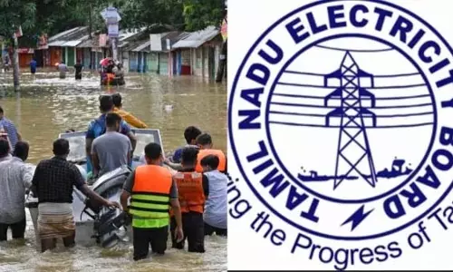 Tenpenna नदी में बाढ़.. कल्लाकुरिची में बिजली बोर्ड के कर्मचारी बहे Tenpenna नदी में बाढ़.. कल्लाकुरिची में बिजली बोर्ड के कर्मचारी बहे