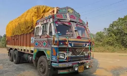 Odisha: संबलपुर में पश्चिम बंगाल अनाज लोडिंग ट्रक