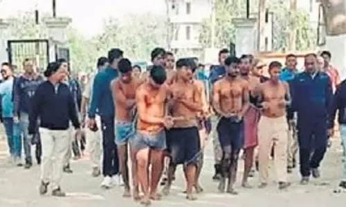 बांग्लादेश में अशांति के बीच Odisha में छेड़छाड़ के आरोप में आठ श्रमिकों को नंगा करके घुमाया गया