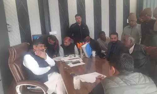 Haryana : पानीपत के सेक्टर 40 में हाईटेंशन लाइनों के विरोध में प्रदर्शन Haryana : पानीपत के सेक्टर 40 में हाईटेंशन लाइनों के विरोध में प्रदर्शन