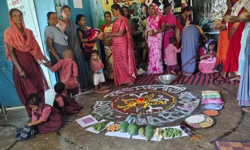 विष्णु सरकार की वर्षगांठ पर महतारियों को किया गया सम्मानित
