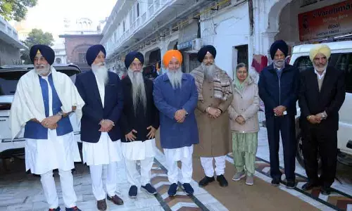 Punjab: बागी अकालियों ने अकाल तख्त जत्थेदार से मुलाकात की Punjab: बागी अकालियों ने अकाल तख्त जत्थेदार से मुलाकात की