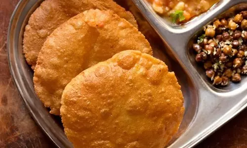 सिंघाड़े की पूरी रेसिपी सिंघाड़े की पूरी रेसिपी