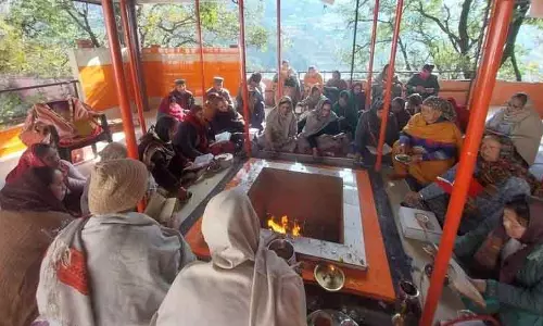 Geeta Jayanti के उपलक्ष्य में कुल्लू में प्रभात फेरी, हवन