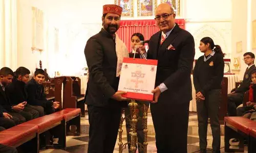 Himachal: सनावर स्कूल ने स्नातक बैच को दी विदाई