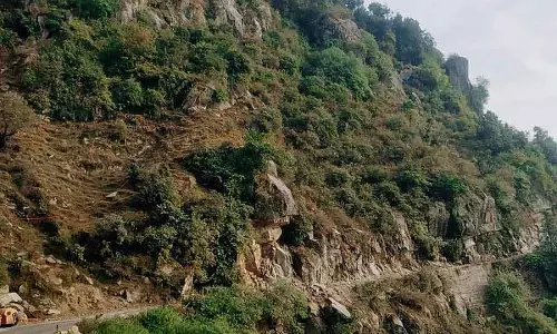 Himachal: दुर्घटना संभावित क्षेत्रों पर तत्काल ध्यान देने की आवश्यकता