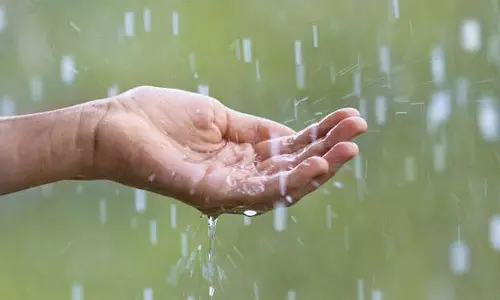 Jammu: विधायक ने लोगों से वर्षा जल संचयन पर ध्यान देने का आग्रह किया Jammu: विधायक ने लोगों से वर्षा जल संचयन पर ध्यान देने का आग्रह किया