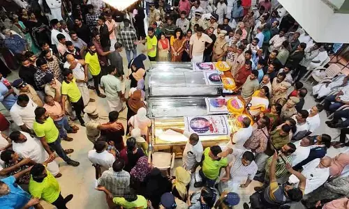 Kerala : पलक्कड़ के करिम्बा में स्कूली छात्राओं का अंतिम संस्कार