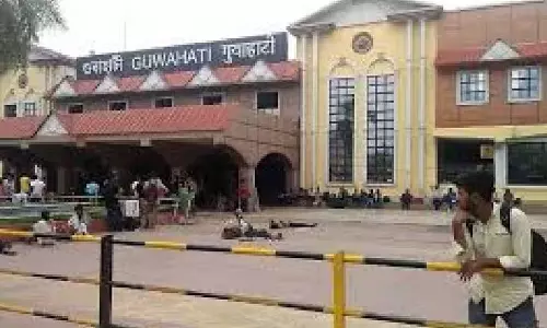 Assam : गुवाहाटी रेलवे स्टेशन पर कोई विस्फोटक बरामद नहीं हुआ Assam : गुवाहाटी रेलवे स्टेशन पर कोई विस्फोटक बरामद नहीं हुआ