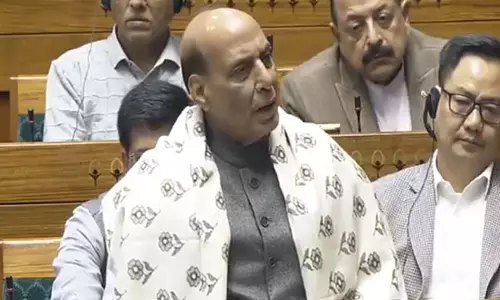 राजनाथ सिंह ने Lok Sabha में संविधान पर बहस में कांग्रेस की आलोचना की राजनाथ सिंह ने Lok Sabha में संविधान पर बहस में कांग्रेस की आलोचना की