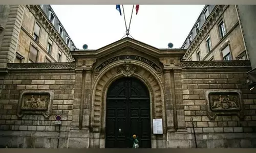 Bank of France ने 40 वर्षों में पहली बार कॉर्पोरेट क्रेडिट रेटिंग सीमा बढ़ाई Bank of France ने 40 वर्षों में पहली बार कॉर्पोरेट क्रेडिट रेटिंग सीमा बढ़ाई